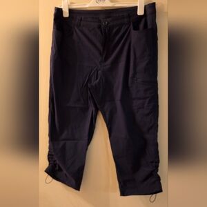 Eddie Bauer Ladies Navy Rainer Sports Tech Capri Pants W/UPF 50+ (Size 12)
